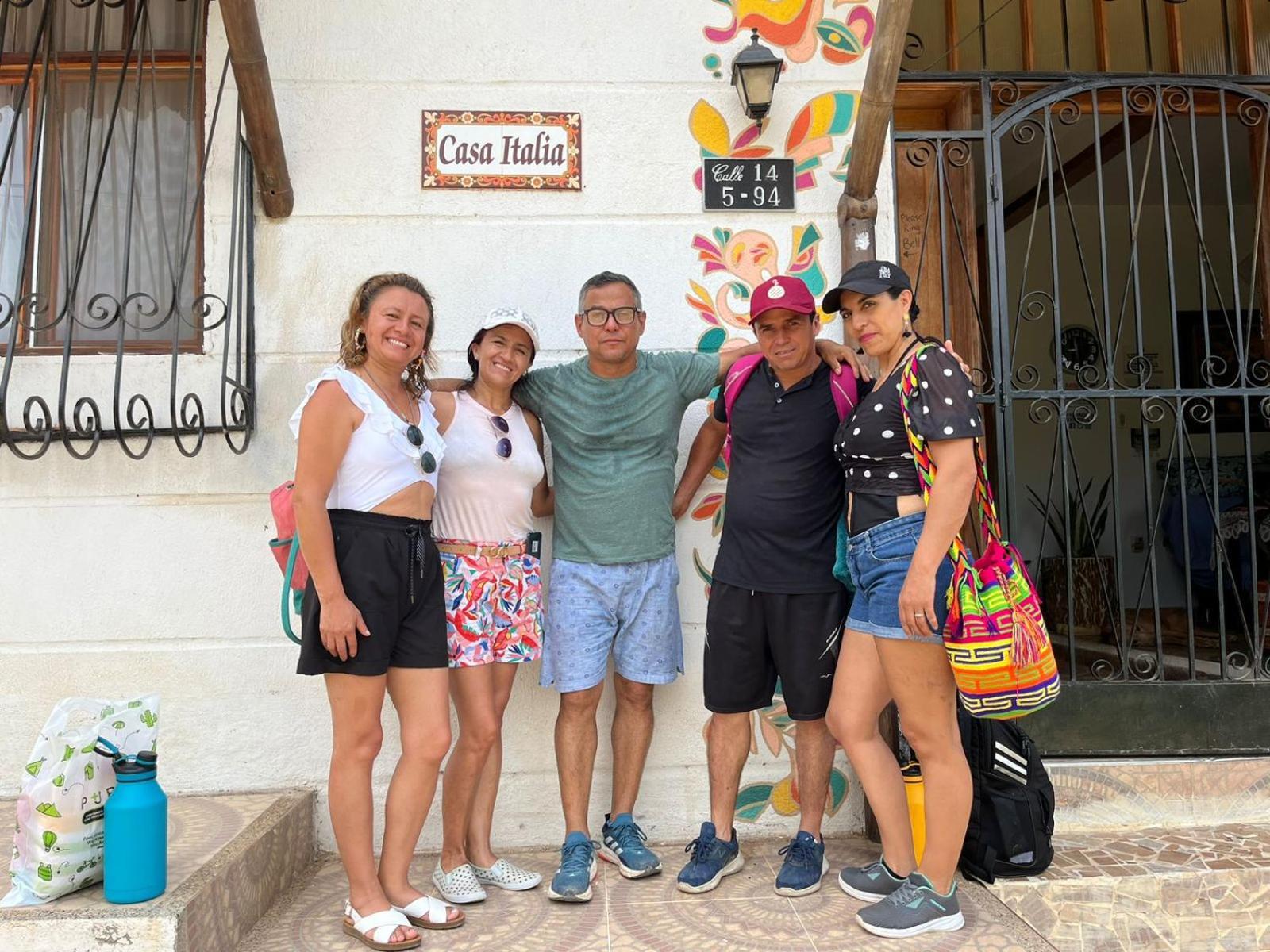 Casa Italia Guest House Таганга Екстер'єр фото