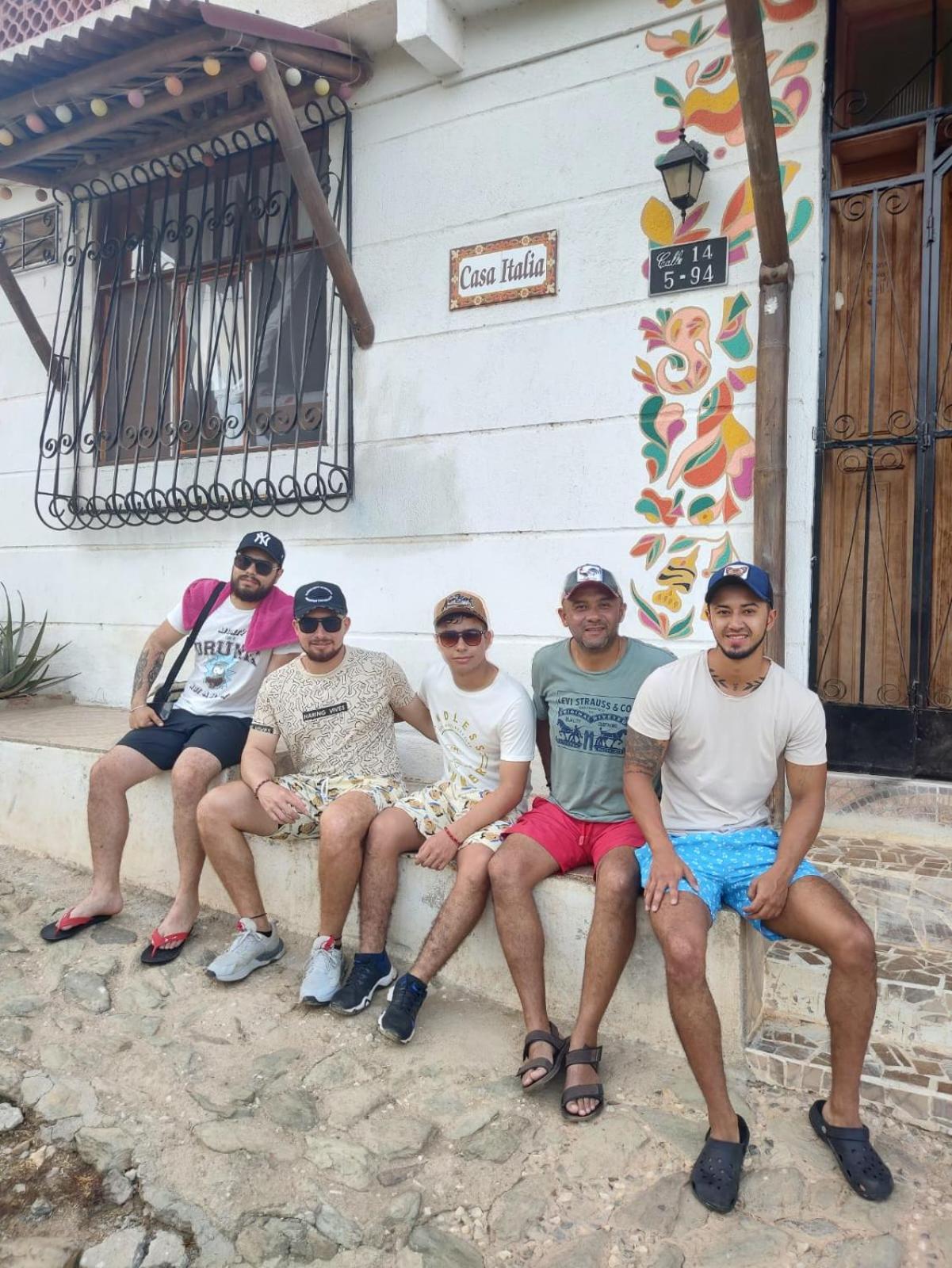 Casa Italia Guest House Таганга Екстер'єр фото