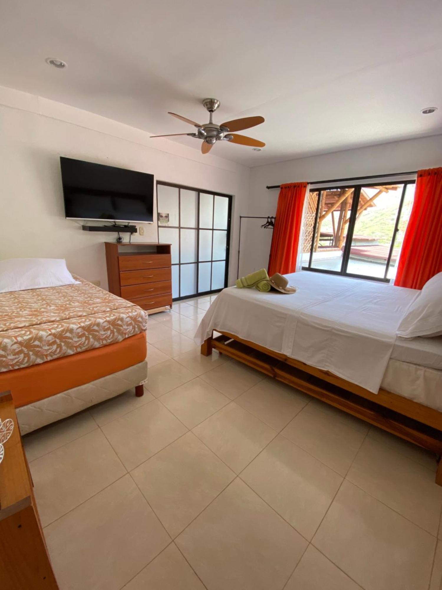 Casa Italia Guest House Таганга Екстер'єр фото